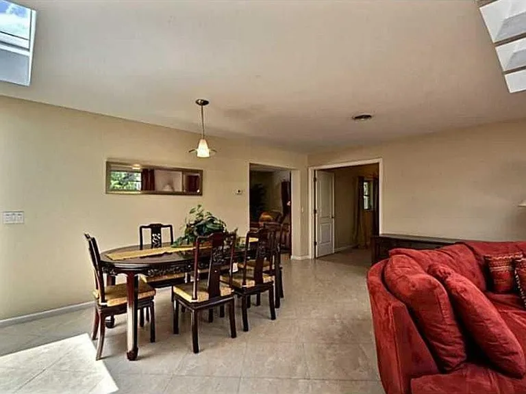 2736 Whippoorwill Ln — Photo 8