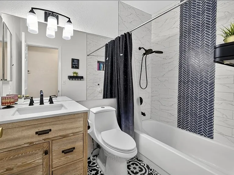 2823 Mayfair Ave — Photo 5