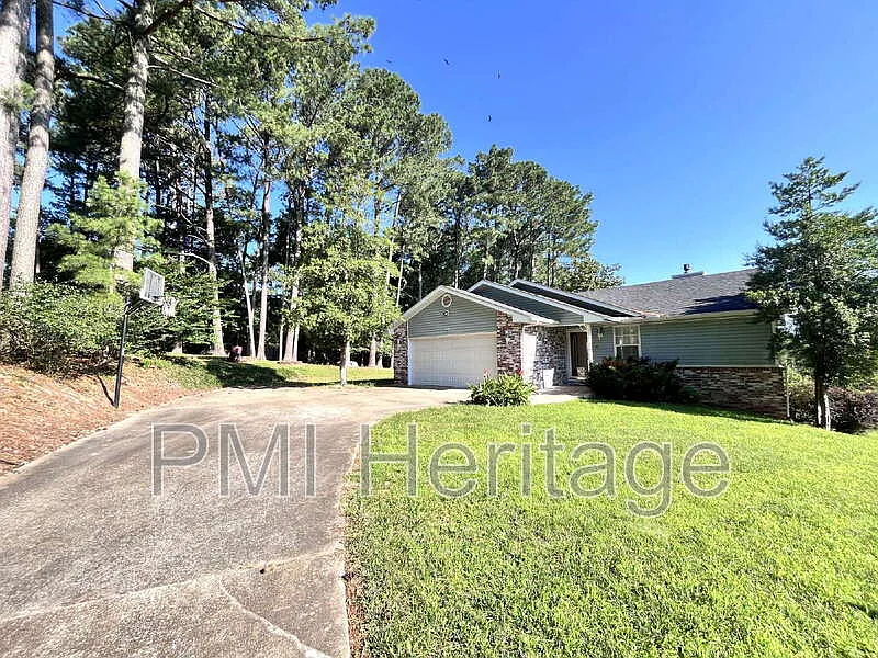 40 Portsmouth Dr