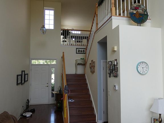 4th image of 107 Oak Knoll Ct
