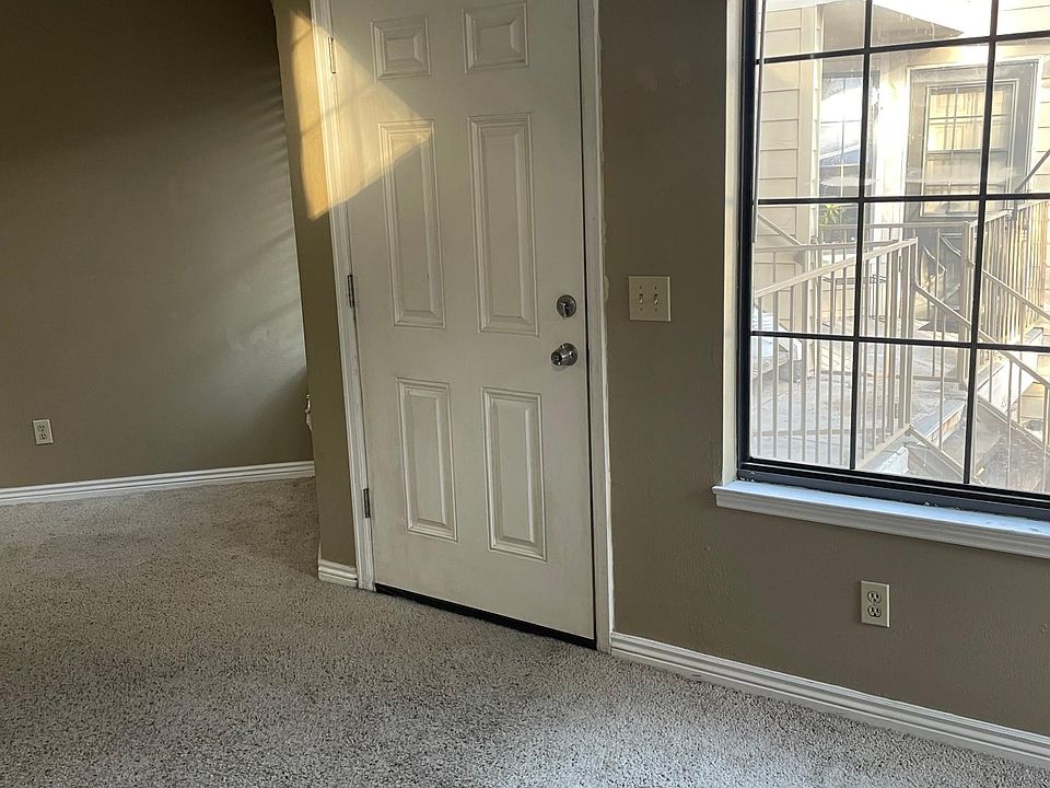 2nd image of 4864 E Kentucky Ave Unit B