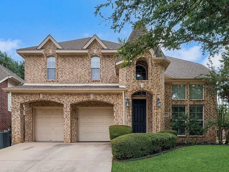 4104 Tiffany Dr — Photo 1