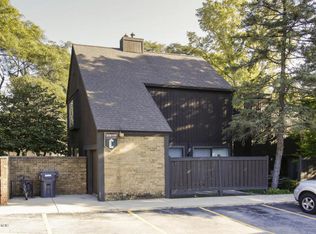 144 Carberry Hill Ct, Kalamazoo, MI