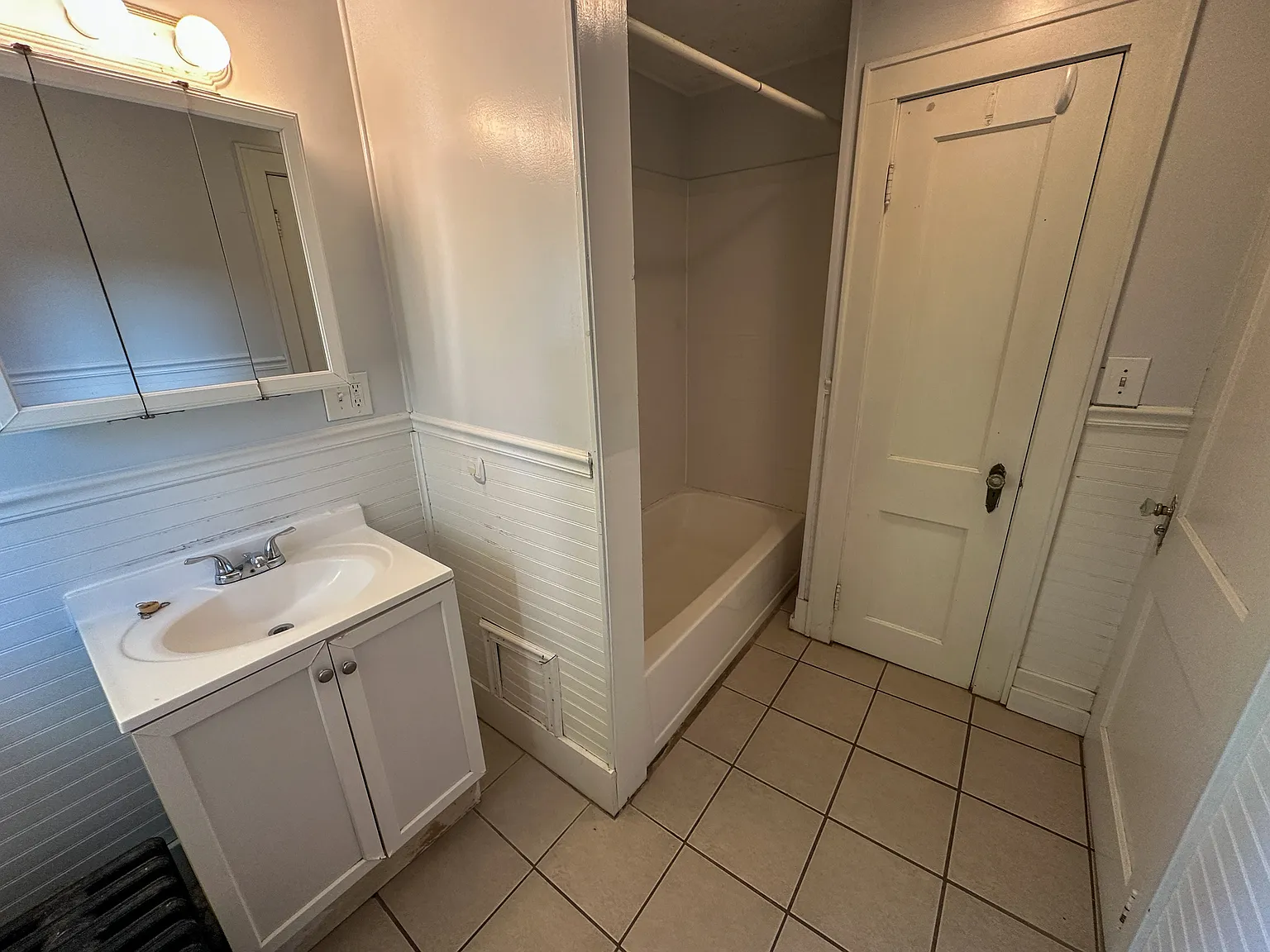 6 bedroom house for 27/28 School Year — Photo 3