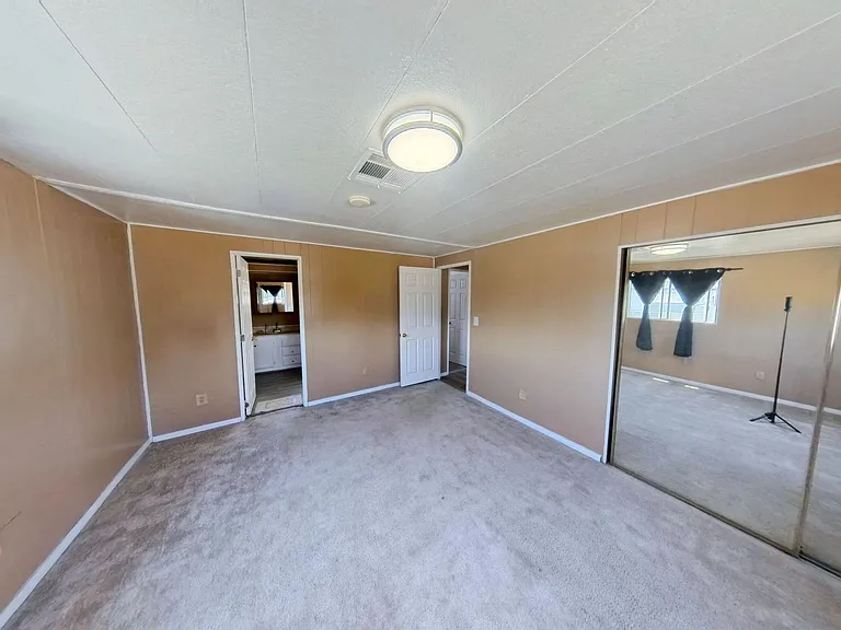 30100 Lakeview Ave — Photo 16