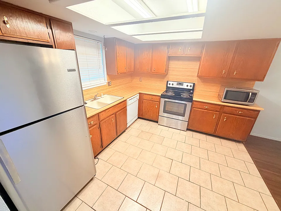8077 NW 23rd St #8077