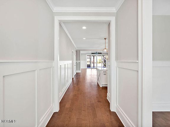 5th image of 4426 Old Towne Street