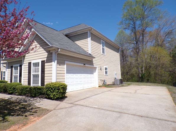 201 Colfax Dr, Boiling Springs, SC 29316