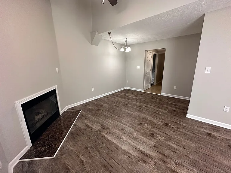 Breckenridge Apartment Homes — Photo 62