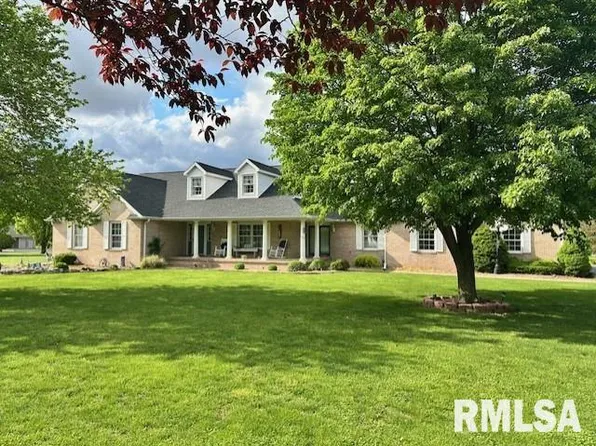 104 Edlen Ln, Jacksonville, IL 62650