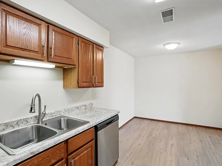 Westgate Apartments — Photo 38