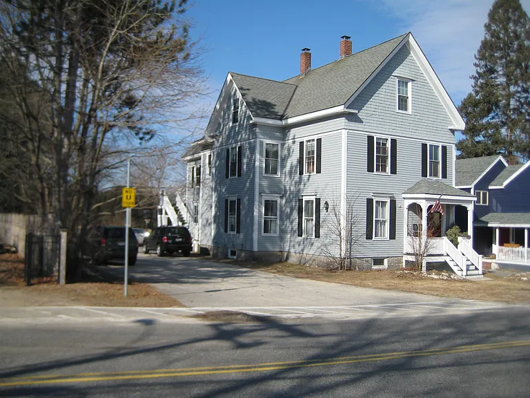 16 E Elm St #1 — Photo 1