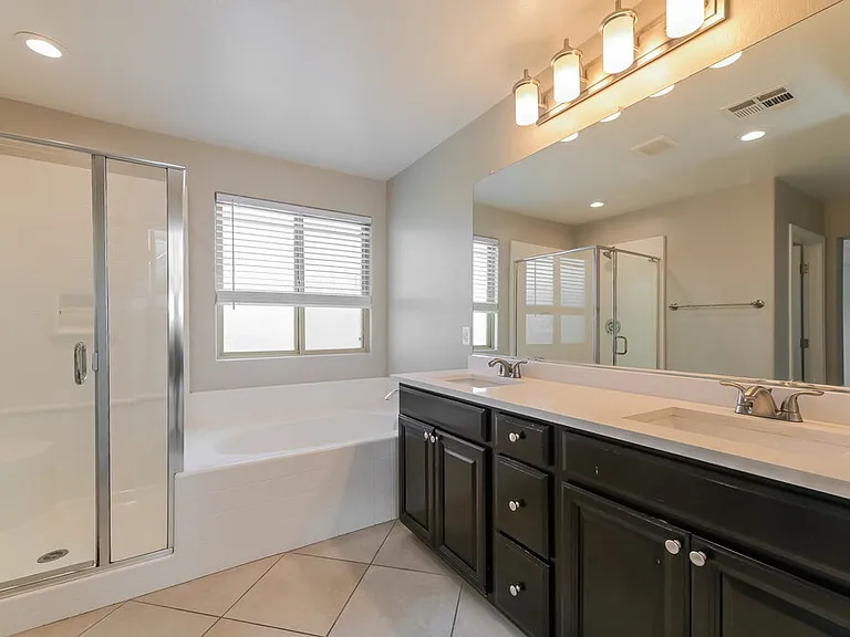 6377 Kellyville Dr — Photo 11