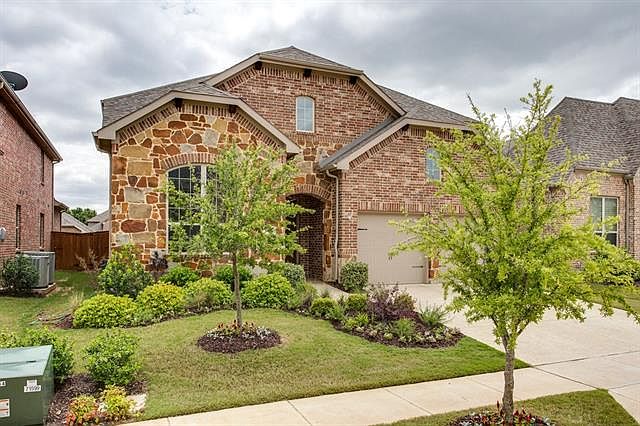 1st image of 1620 Presley Way