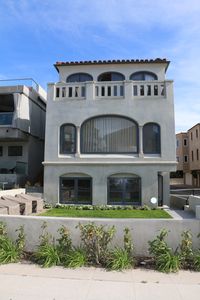 733 Beach Dr, Hermosa Beach, CA, 90254