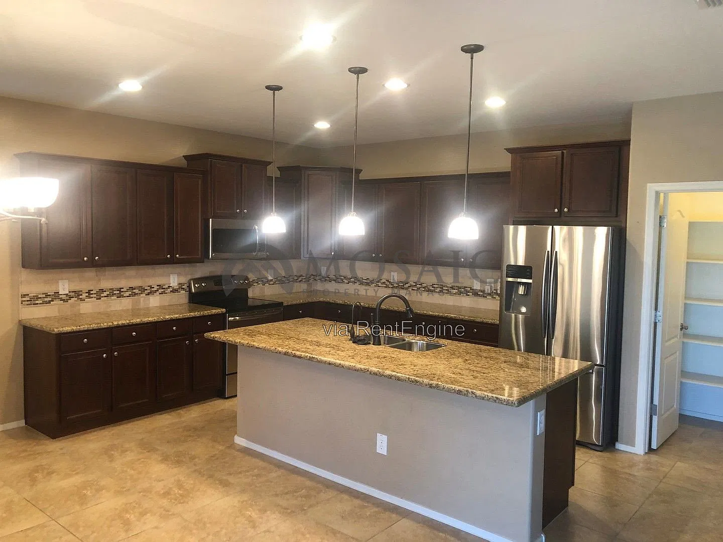 3 bed, 2.0 bath, 1964 sqft, $2,375 — Photo 3