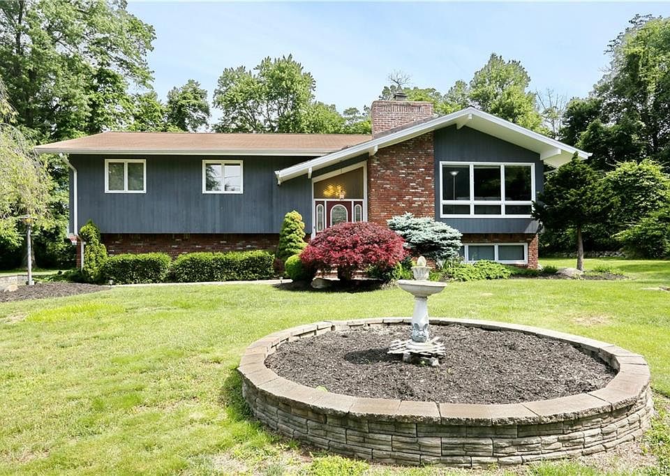 1st image of 5 Beatrice Ln