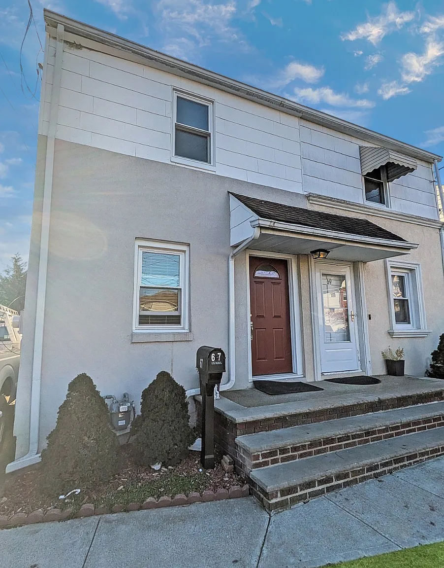3 bed, $3,200 — Photo 1