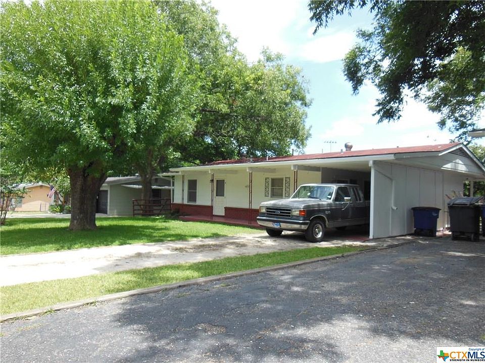1st image of 379 Oakcrest Dr