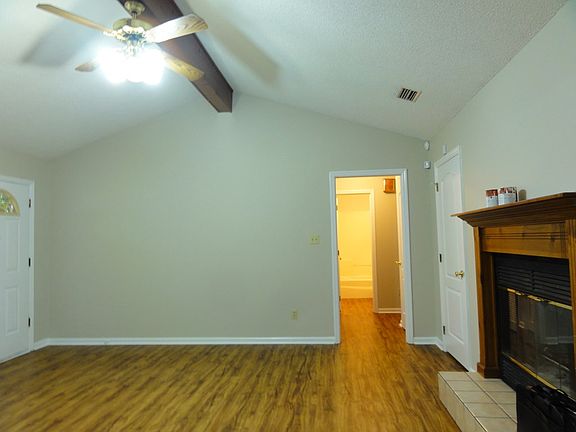 4th image of 3812 Honeysuckle Dr