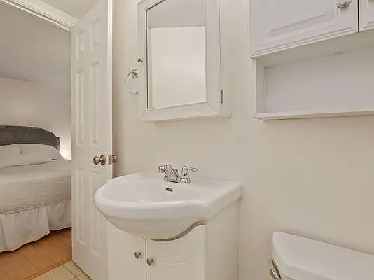 806 W George St #G — Photo 7