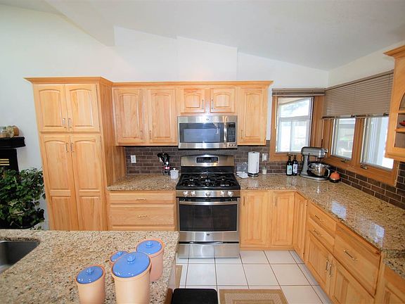 5th image of 2600 Bel Air Dr