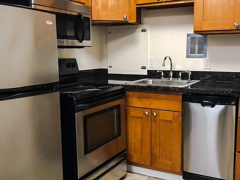 Mercer Vista Apartments — Photo 3