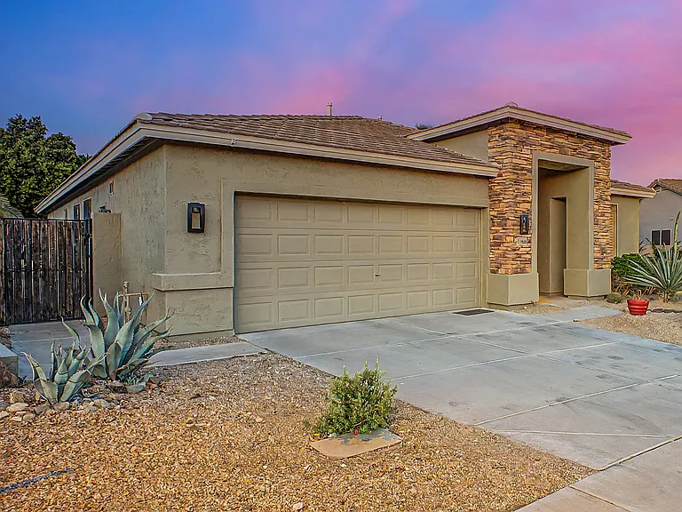 1622 W Nighthawk Way — Photo 3