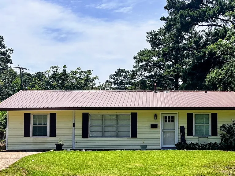 1102 Anderson Dr — Photo 3