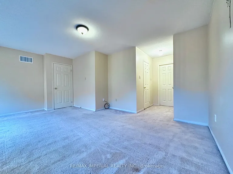 3058 Dalehurst Dr — Photo 24