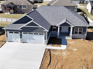 1447 Guilford Pl, Troy, IL 62294