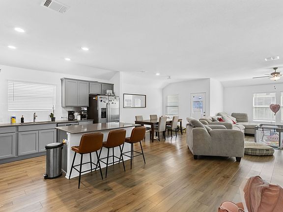 4th image of 149 River Rise Rd