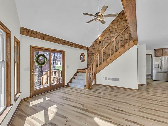 3rd image of 13 Cedars St