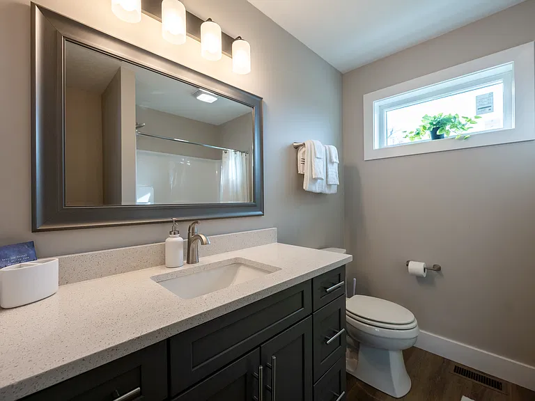 601 E Miller Dr — Photo 15