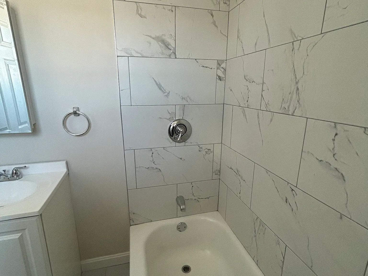 3 bed, 3204 sqft, $2,000 — Photo 3