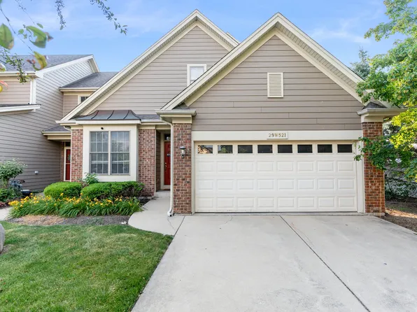 29W521 Cerny Cir, Warrenville, IL 60555