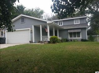 6632 SW Gisbourne Ct, Topeka, KS 66614