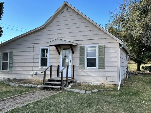 221 Adams Ave S, Red Lodge, MT 59068