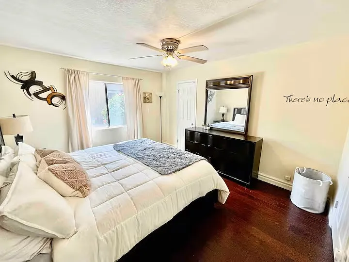 3825 E Camelback Rd #161 — Photo 2