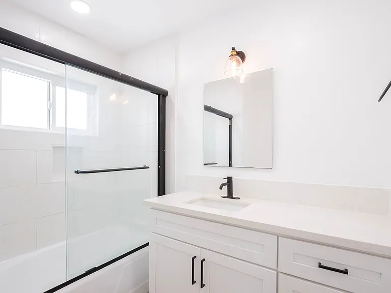904 N Sierra Bonita Ave — Photo 41