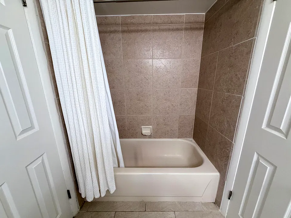 10111 W Sunrise Blvd #104