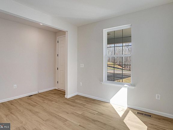 4th image of 2916 White Tail Dr