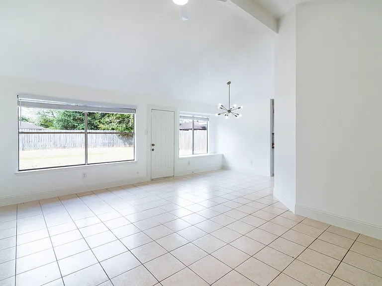 8602 Rockmont Ct — Photo 4