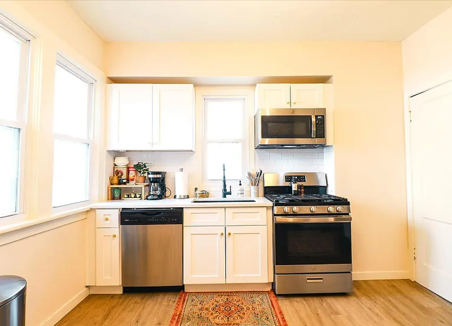 5 bed, 2259 sqft, $2,600 — Photo 4