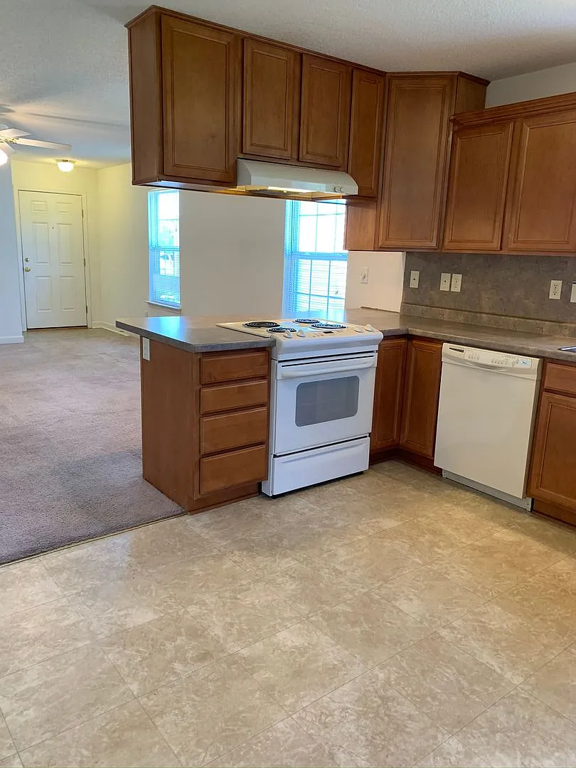 1348SF 2BR 2.5BA — Photo 4