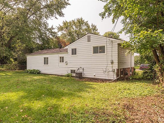 3rd image of 1019 Macarthur Dr