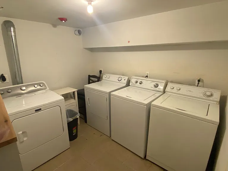 1535 W Poplar St — Photo 21