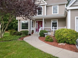 1 Spinnaker Dr #1, Niantic, CT 06357