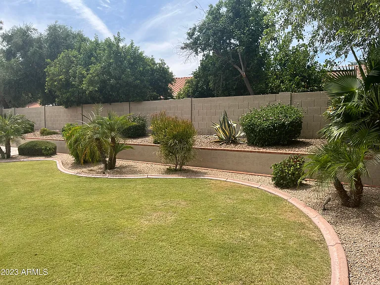 5508 E Kelton Ln — Photo 16