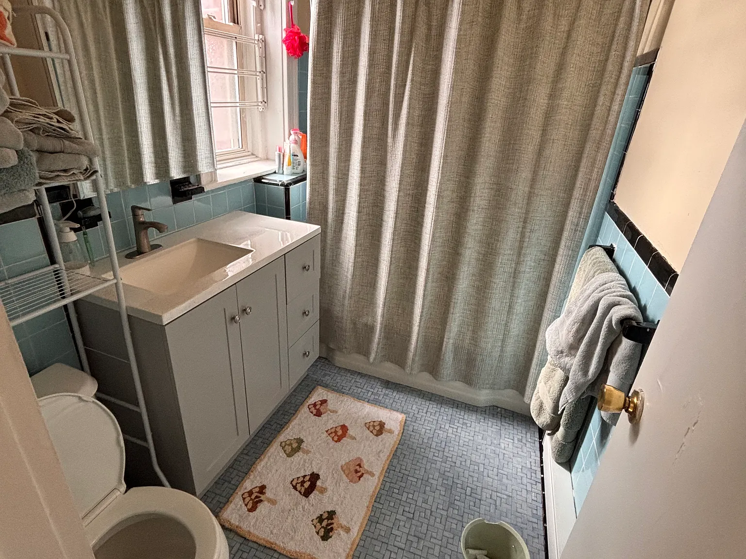 3 bed, 9999 sqft, $2,600 — Photo 3